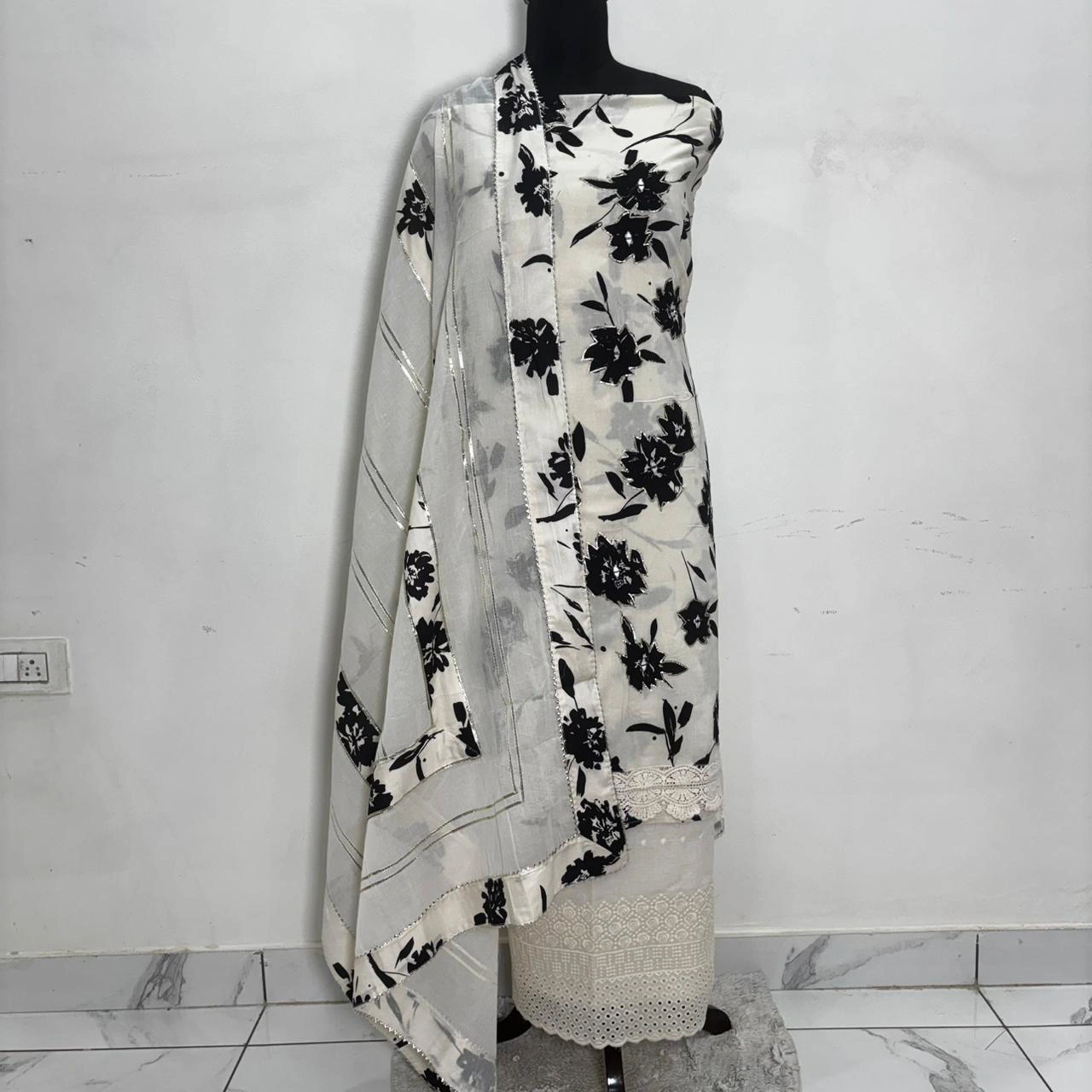 Elegant Mul Cotton Embroidered Ethnic Suit Set with Matching Dupatta - Image 7